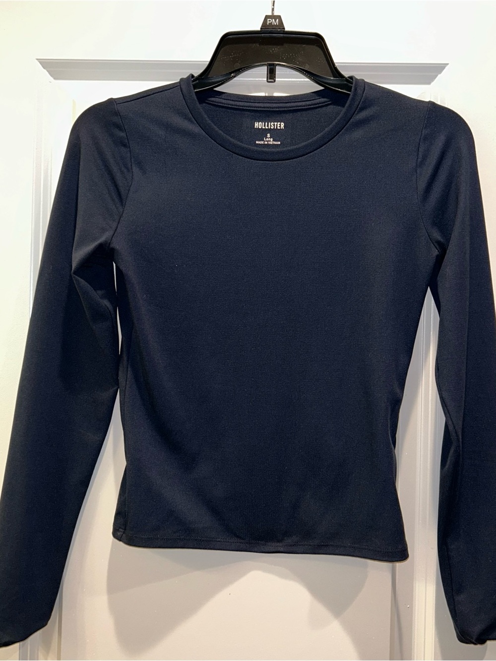 Hollister Women's Navy Seamless Long-Sleeve Crew Top